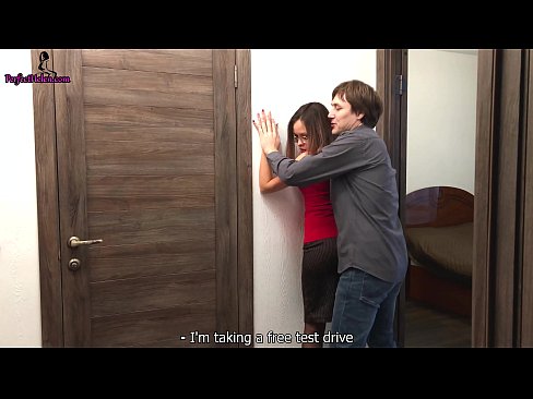 ❤️ Σέξι μεσίτρια τραβάει αισθησιακά το μουνί της και γαμάει ενώ πουλάει το διαμέρισμά της - Krempai ❤️  στο el.epicpornvideos-com.ru ❌